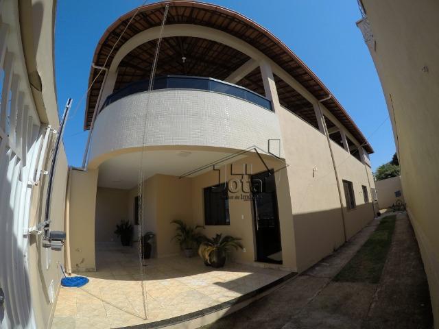 Casa de lote inteiro c/ 4Qtos no bairro Nova Vila Bretas