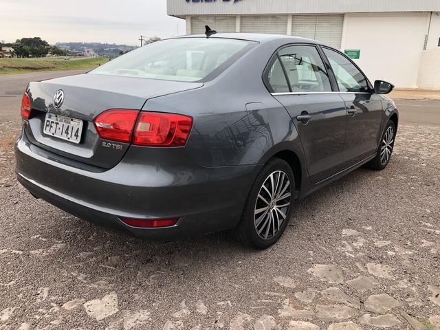 Abaixo da fipe veiculo de repasse jetta 2.0 TSI 2013 não pego troca não insista - Foto 6