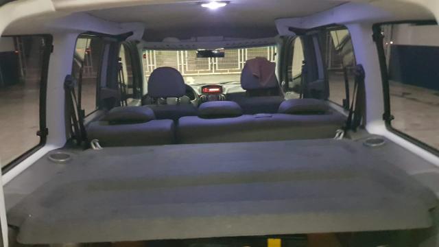 Fiat Doblò ADV , 6 lugares, muito nova - Foto 16