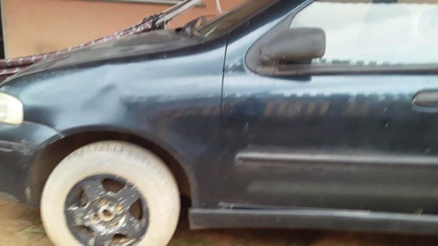 Vendo um carro modelo palio valor mil reais