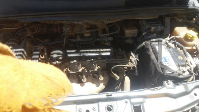 Zafira em ótimo estado motor e caixa de macha primeira - Foto 9