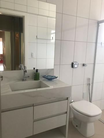 Com piscina privativa e sacada gourmet, cobertura duplex mobiliada à venda em Meia Praia - Foto 19