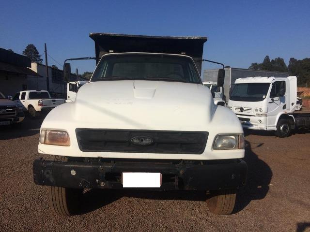 Ford F12000 basculante - Foto 13
