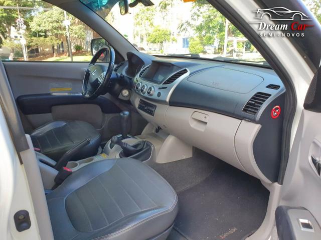 Mitsubishi L200 Triton 3.5 HPE 4x4 CD Flex automático IPVA pago 2013 - Foto 12