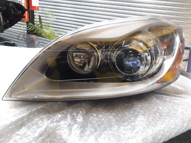 Farol volvo xc60 t6 12 completo