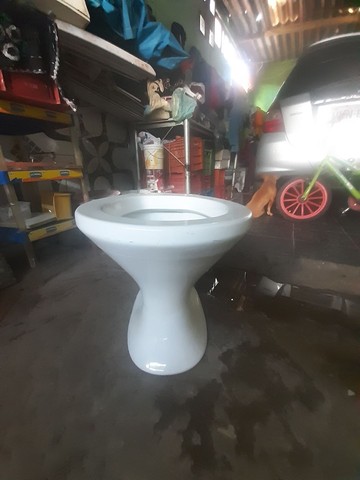 vaso ICASA simples para descarga plástica de parede ou válvula - Foto 3