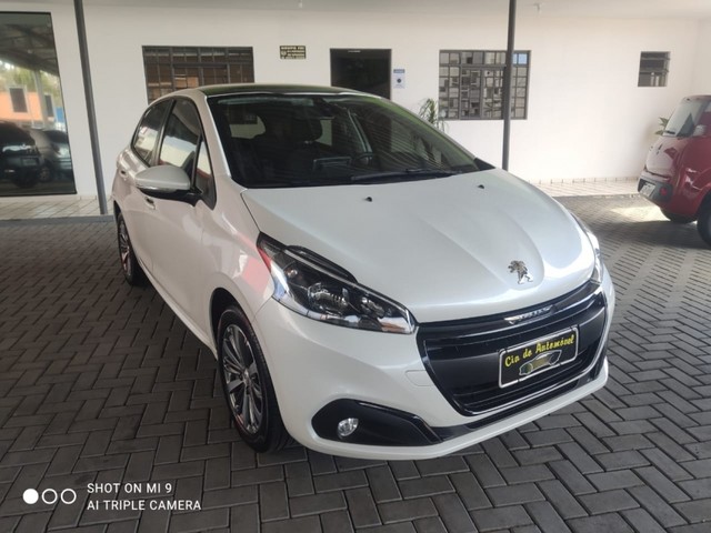 PEUGEOT 208 GRIFFE AT6 4P