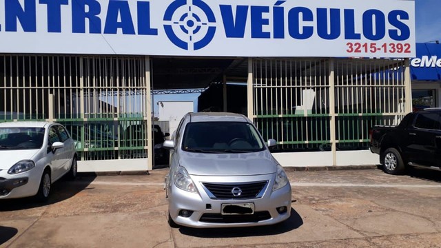 NISSAN VERSA SL 1.6 ANO 2013