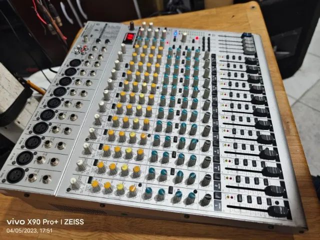 Mesa De Som Behringer Eurorack Ub2442fx-pro Funcionando 100% - Foto 2