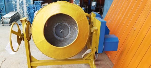 Betoneiras 400l com motor usadas e revisadas - Foto 2