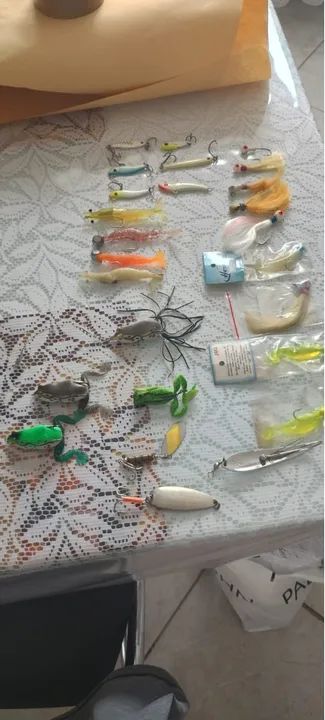 Desapego de iscas jigues e sapinhos pra trairas  - Foto 2
