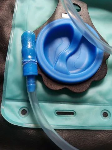 Bolsa de hidratação 2 litros sem uso  - Foto 3