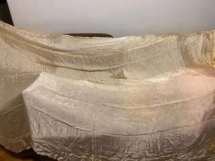 Toalha de mesa acetinada dourada - Foto 3