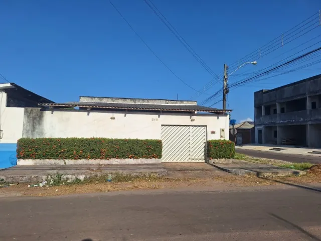 Casa com 04 suítes, no Marabaixo II