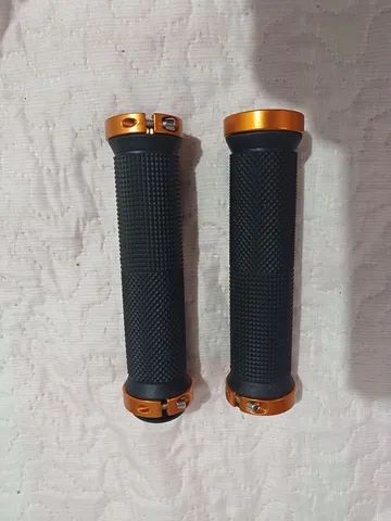 Kit dois pares de manoplas manoplas bike preto/ouro - Foto 2