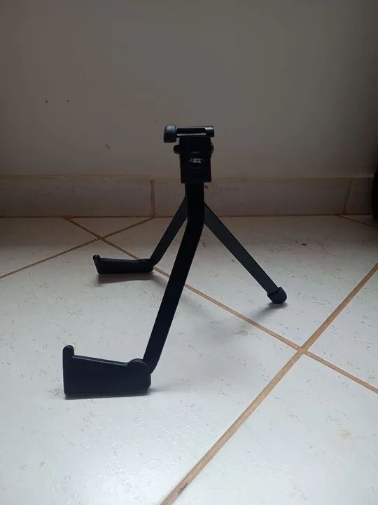 Suporte de chão para guitarra dobrável - Foto 2
