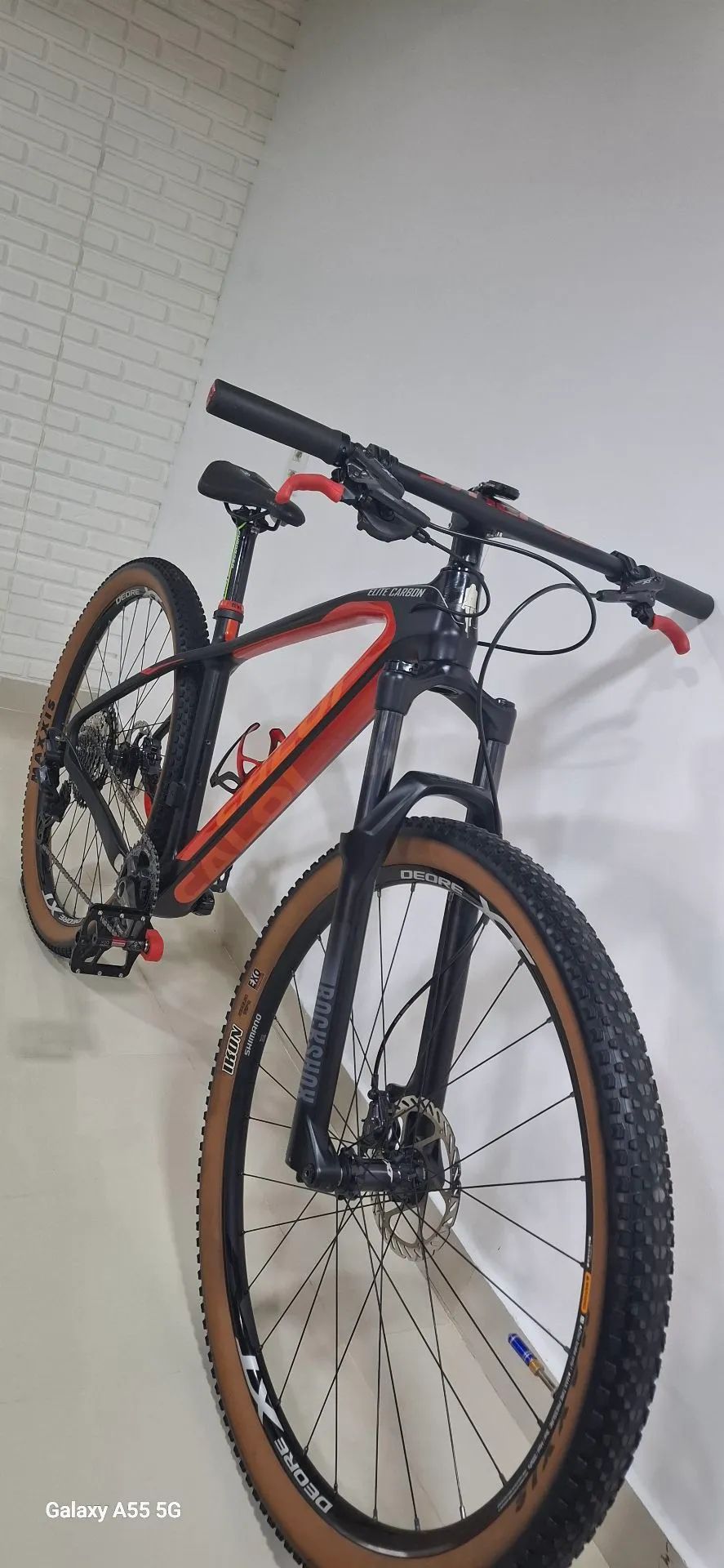 Bike caloi Elite Carbon 29/17 12 V  toda DEORE XT
