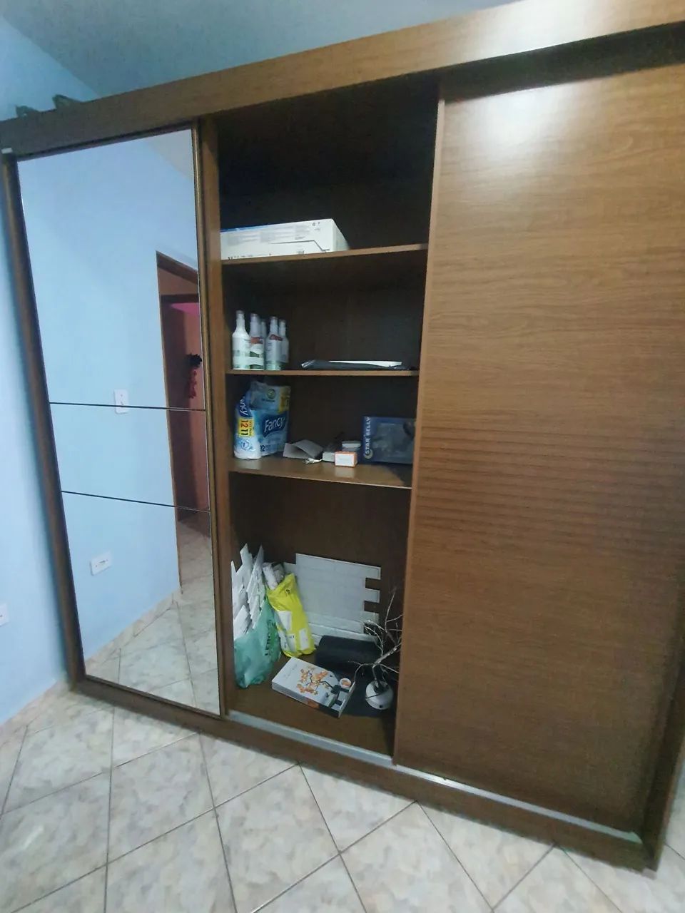 Guarda-Roupa de casal com espelho - Foto 3