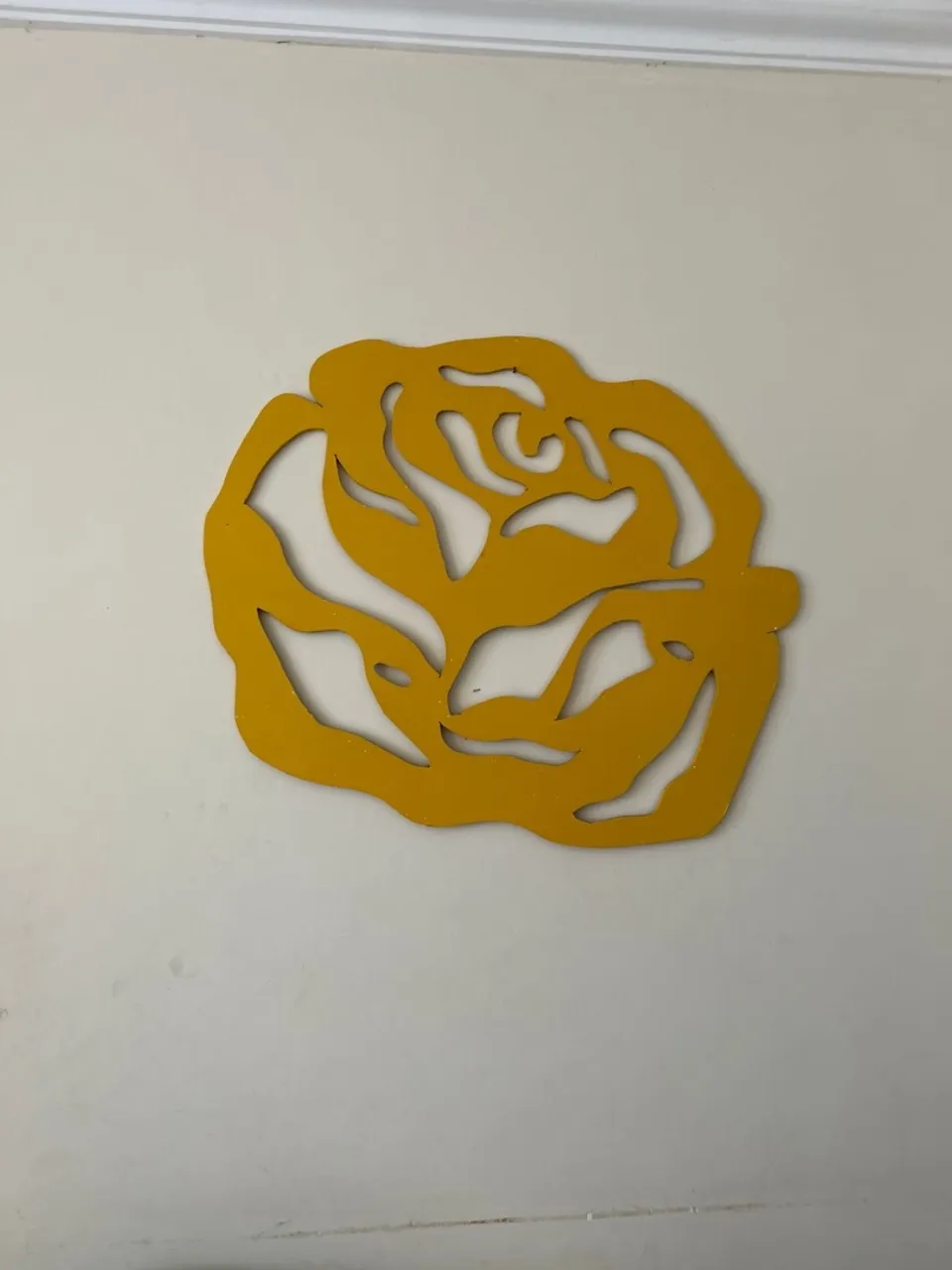 Decoração de Parede - Rosa Vazada Amarela