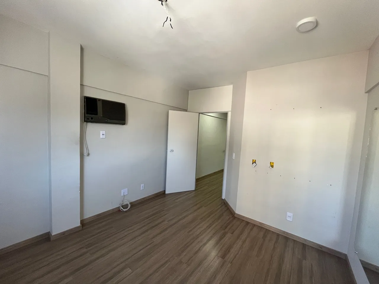 Linda sala comercial na Praia do Sua 35m2 direto proprietário