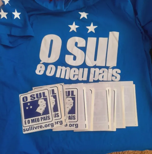 Camiseta + 50 Adesivos do Movimento ?O SUL É O MEU PAÍS? - R$ 60