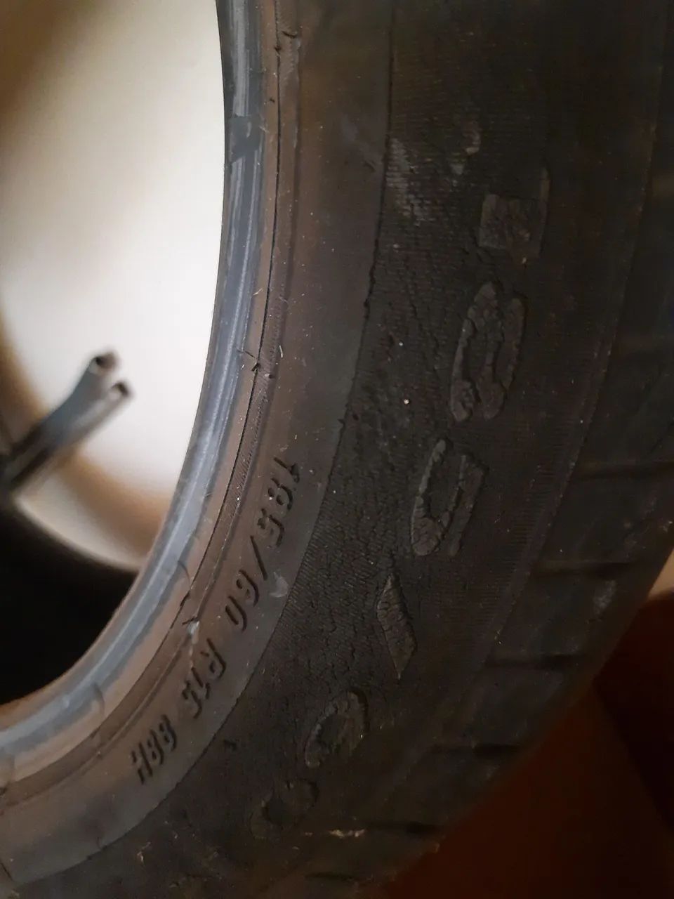 Pneus, 185/6064706493967746121