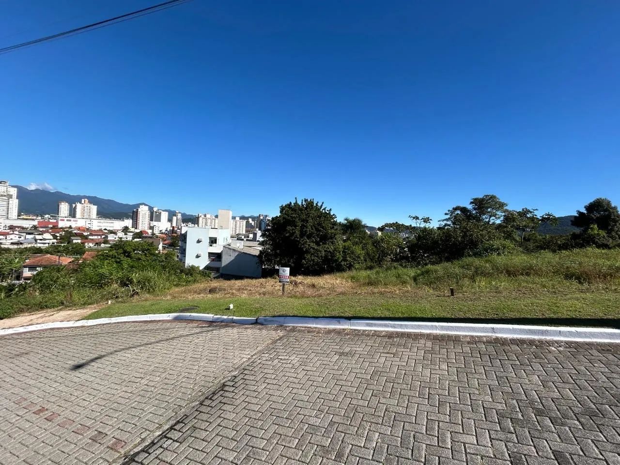 Terreno em condomínio fechado com vista para a cidade - Foto 6