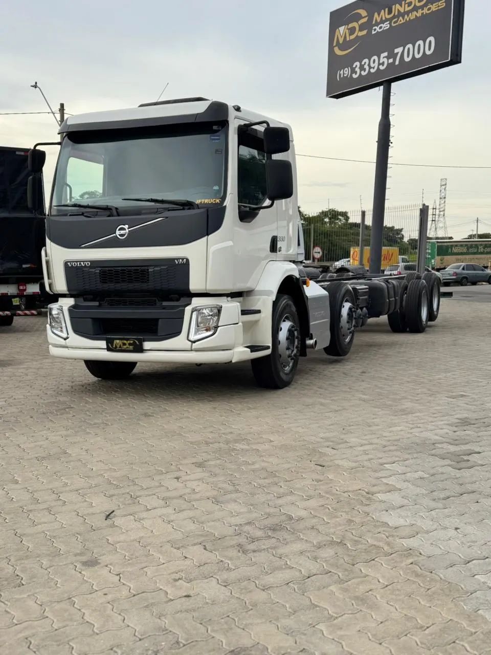 VM 330 Bitruck 8x2 Chassi 2019