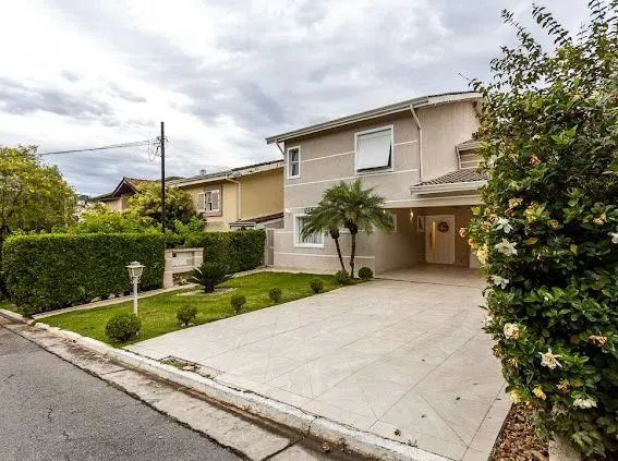 Sobrado à venda em Alphaville Residencial 11 em Santana de Parnaíba - SP