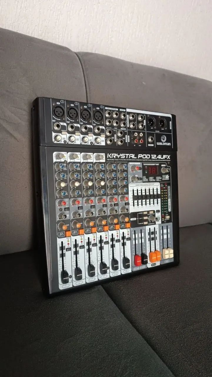 Mesa de Som com Efeitos Krystal Pod 12.4UFX
