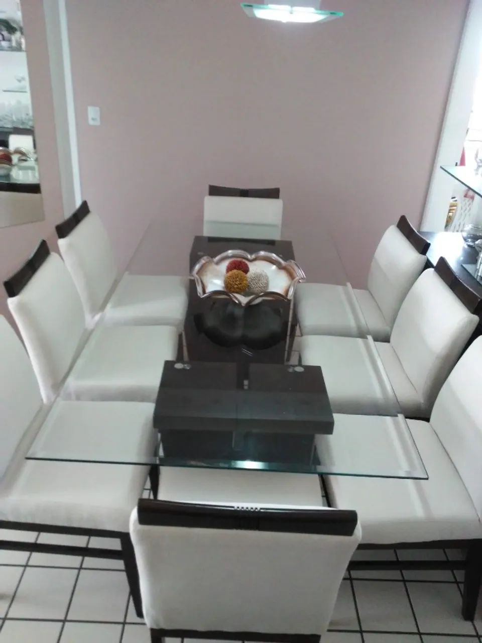 Mesa de jantar 2x1 elegante 8 cadeiras. Tampo bisotado. 