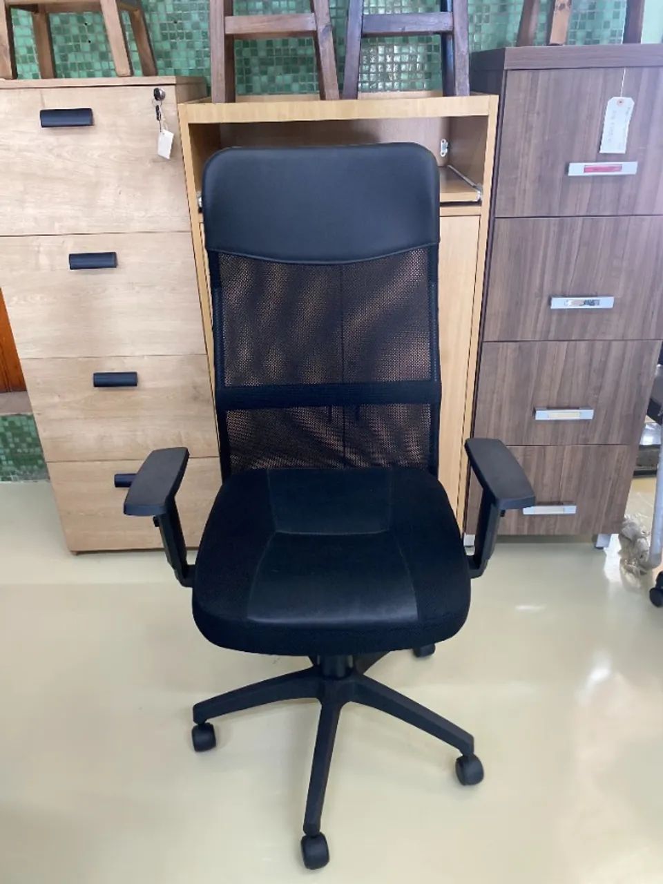 Cadeira Presidente W-58B C/ Braço SIX e Estrela de Nylon - Foto 4