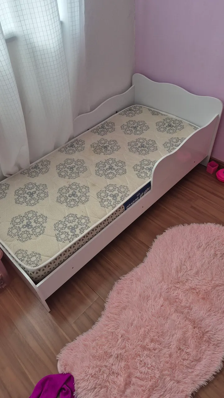 Cama infantil com colchão