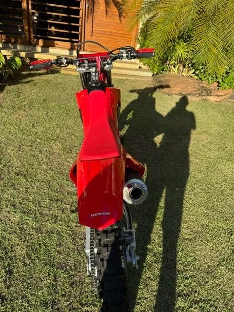 HONDA CRF 250 F COM APENAS 15 KM RODADOS - Foto 2