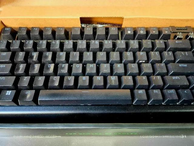 Teclado Gamer Razer BlackWidow v4 75% Preto em estado de novo na caixa original - Foto 2