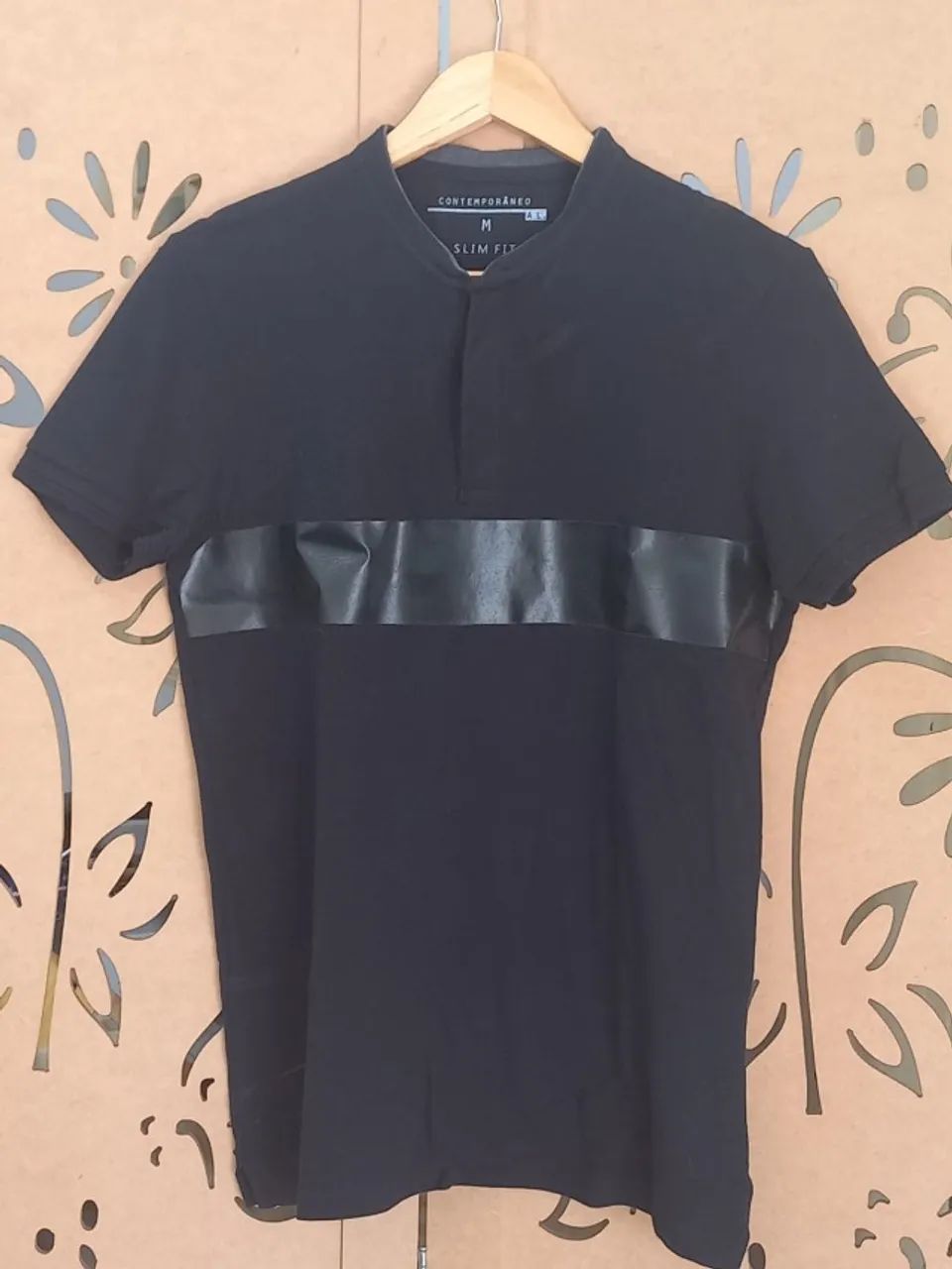 Camisa Gola Curta  Preta (M)