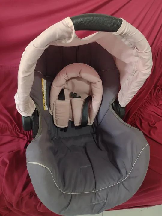 Vendo duas cadeiras ,uma e 100,e a outra é 70