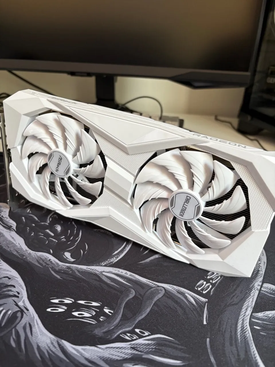 Placa de Vídeo ASRock Radeon RX Challenger 8GB Branca