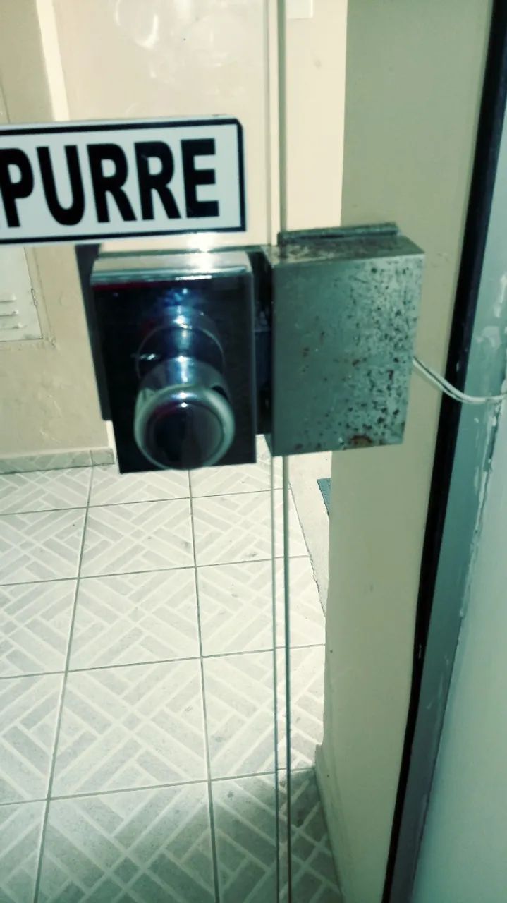 Porta de vidro temperado c/ fechadura magnética - Foto 5