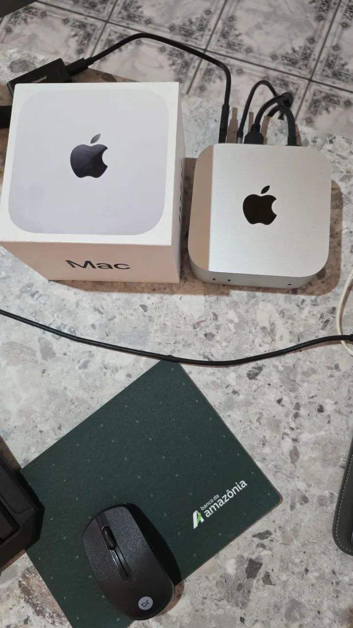 Mac Mini chip M4 16 Gb Ram, SSD 256 Gb com teclado e mouse
