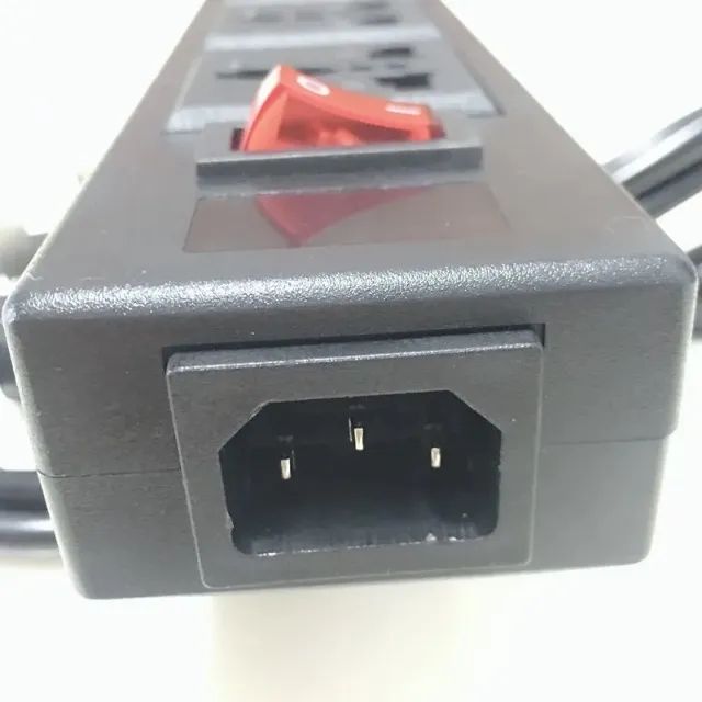 Filtro de Linha universal pdu com protetor de sobrecarga, 4 entradas - Foto 3