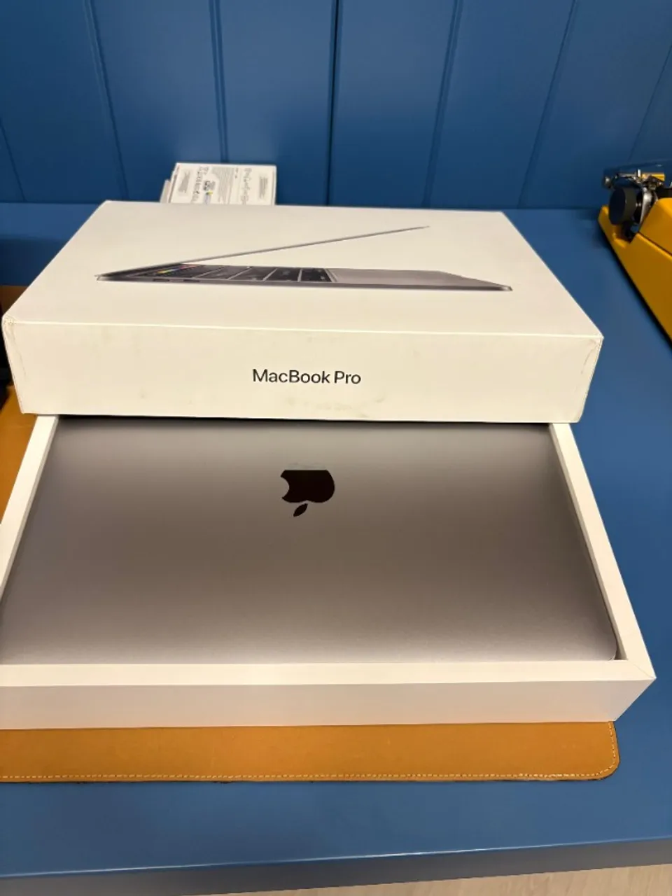 MacBook本体 MacBook Pro (13-inch, 2020) Apple MacBook Pro (13 polegadas, 2020, Chip M1, 1 TB de SSD