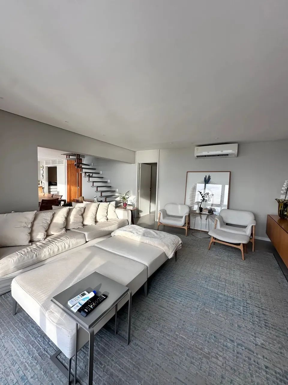 Linda cobertura semi mobiliada com vista para o mar e excelente padrão de acabamento! - Foto 4