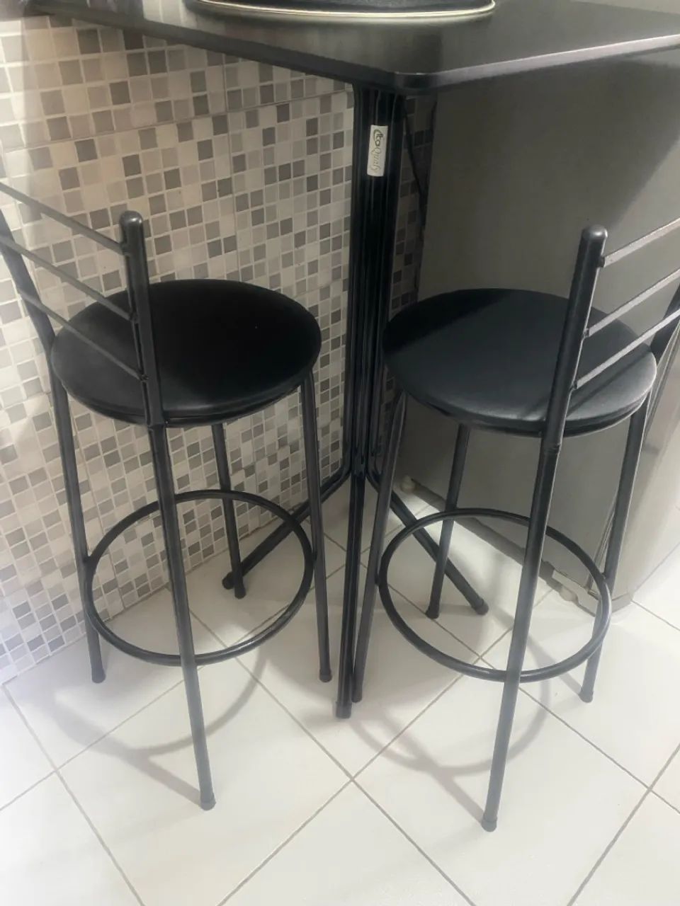 Mesa com duas cadeiras  - Foto 5