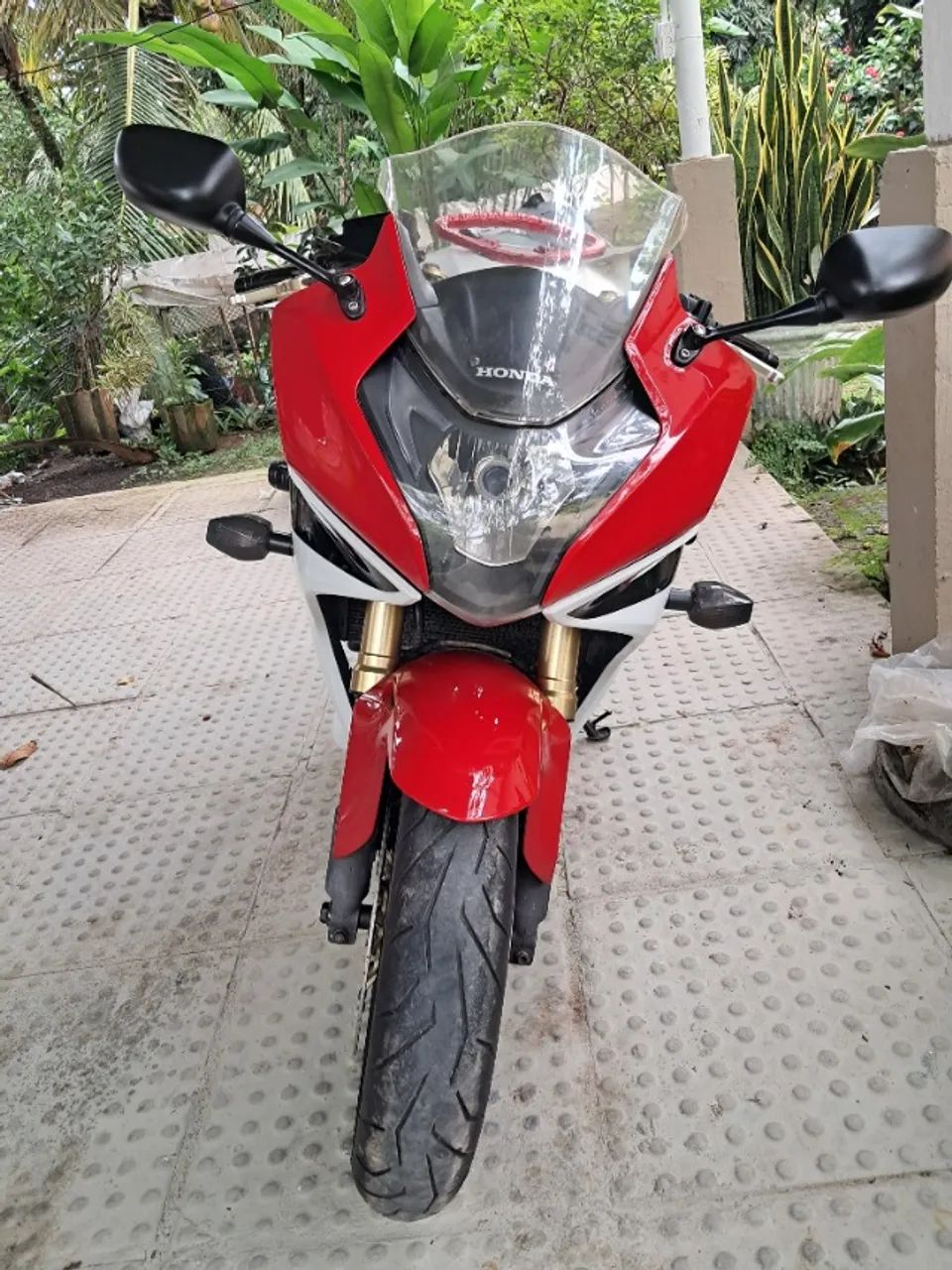 CBR 600F MUITO  NOVA