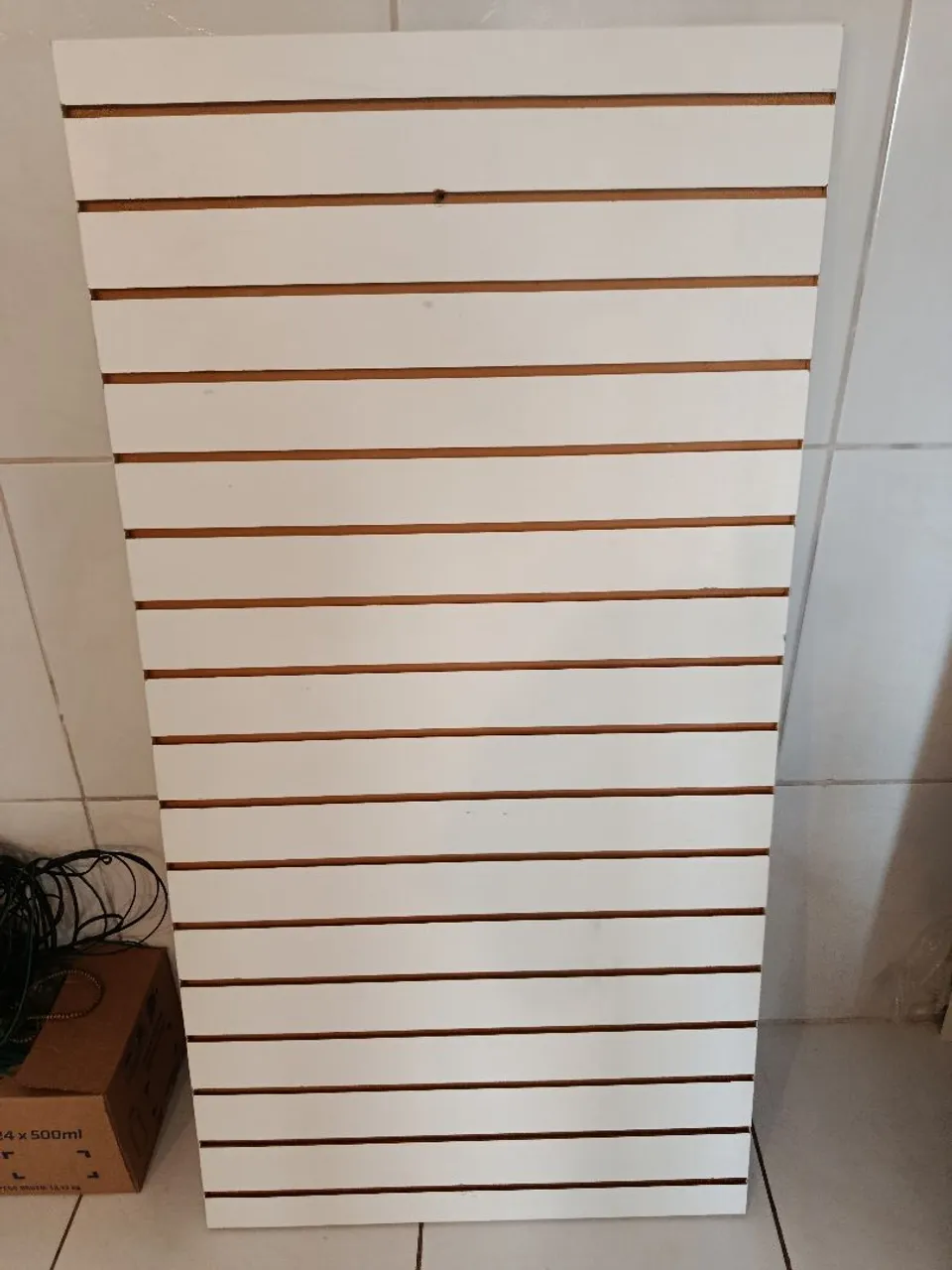 Painel Canaletado Branco para Loja