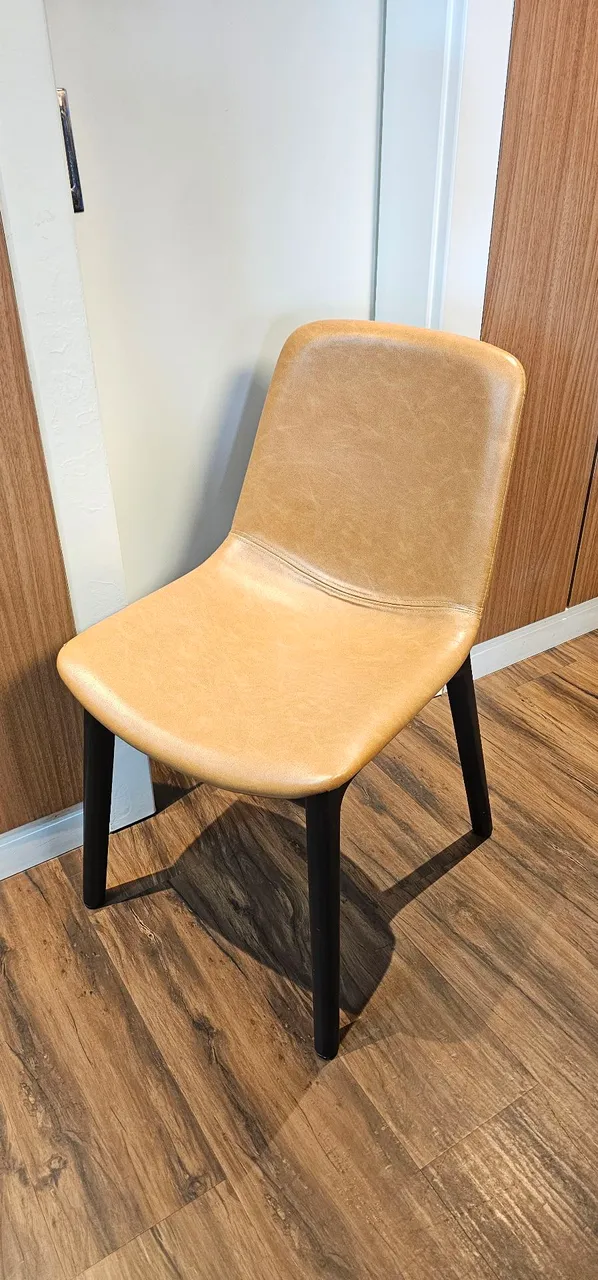 Cadeira de Jantar Moderna - Conforto e Estilo!