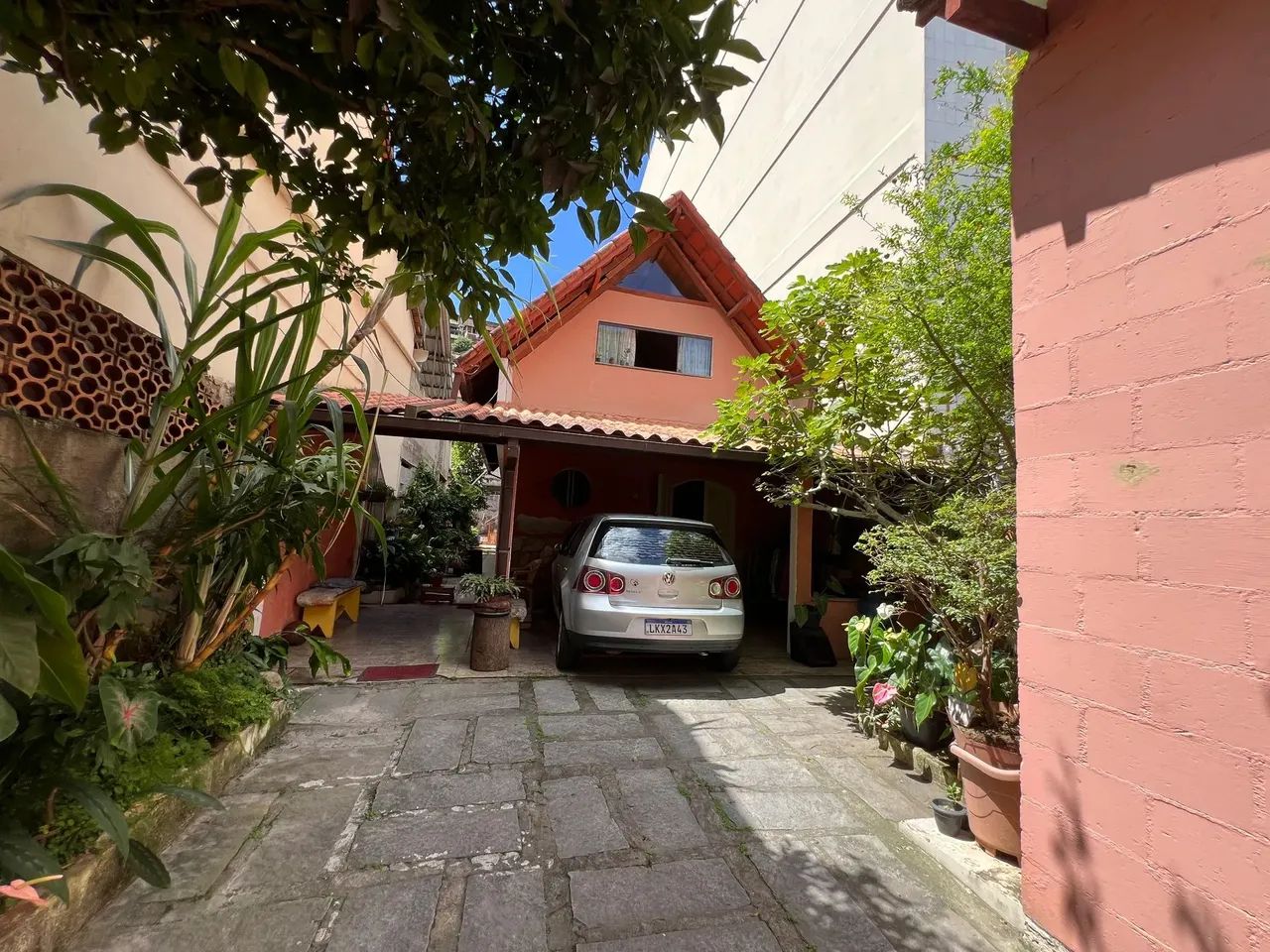 Casa com 03 quartos na Vila Amélia - Nova Friburgo - RJ - Foto 4