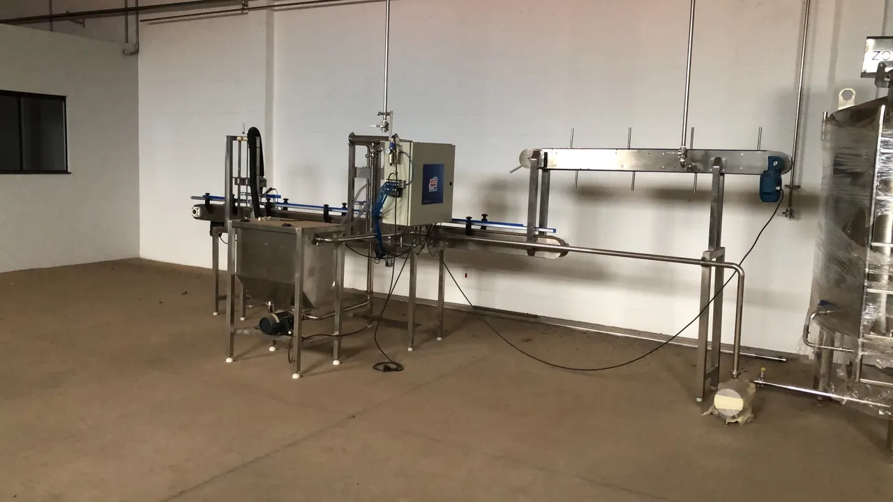 Envasadora pneumática para bebidas líquidas