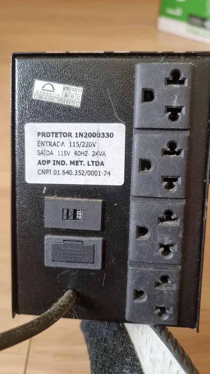 Estabilizador / Transformador de voltagem - Foto 2